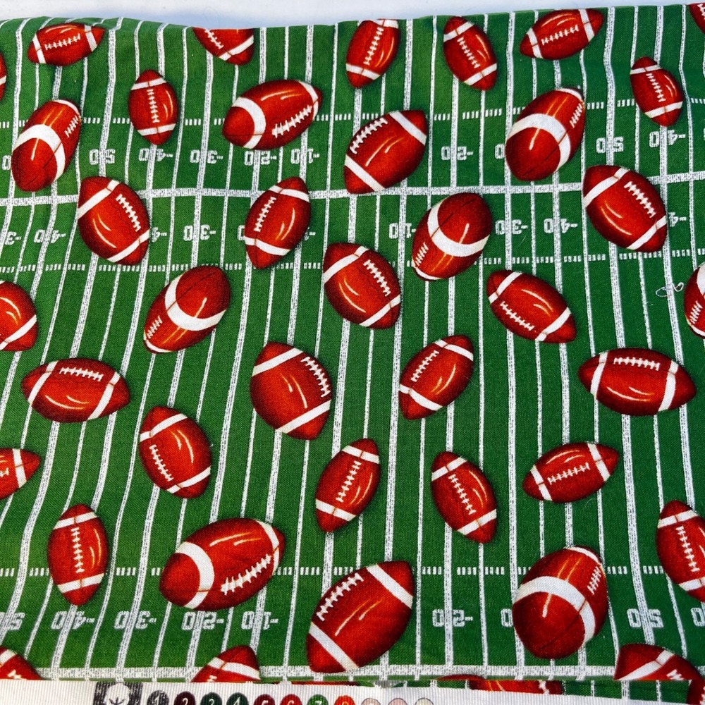 Hi-Fashion Football Field Cotton Fabric Remnant 28"x35"+‎ green br#5863wn